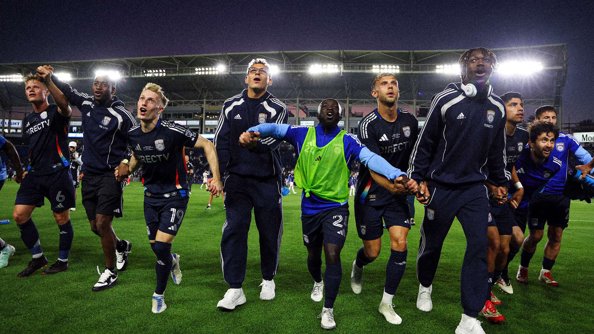 这样积极的 这样积极的